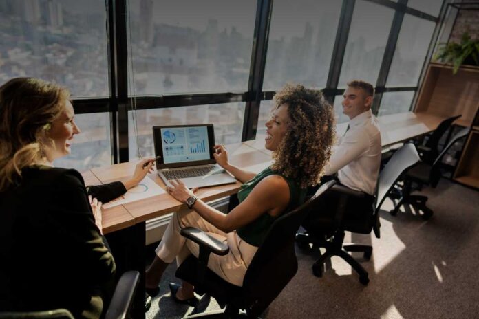 Come il lavoro ha plasmato l’architettura urbana: dalle fabbriche ai coworking