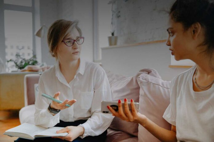 Economia del dono ed economia tradizionale: un confronto tra valori e modelli