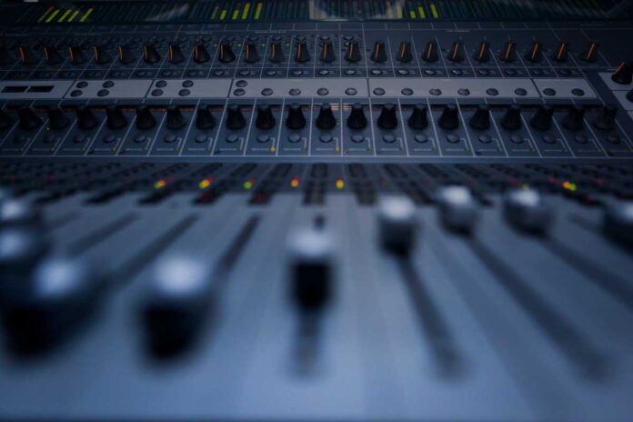 Lavoro e musica La digitalizzazione e il suo impatto sull'industria musicale: tra innovazione e nuove sfide