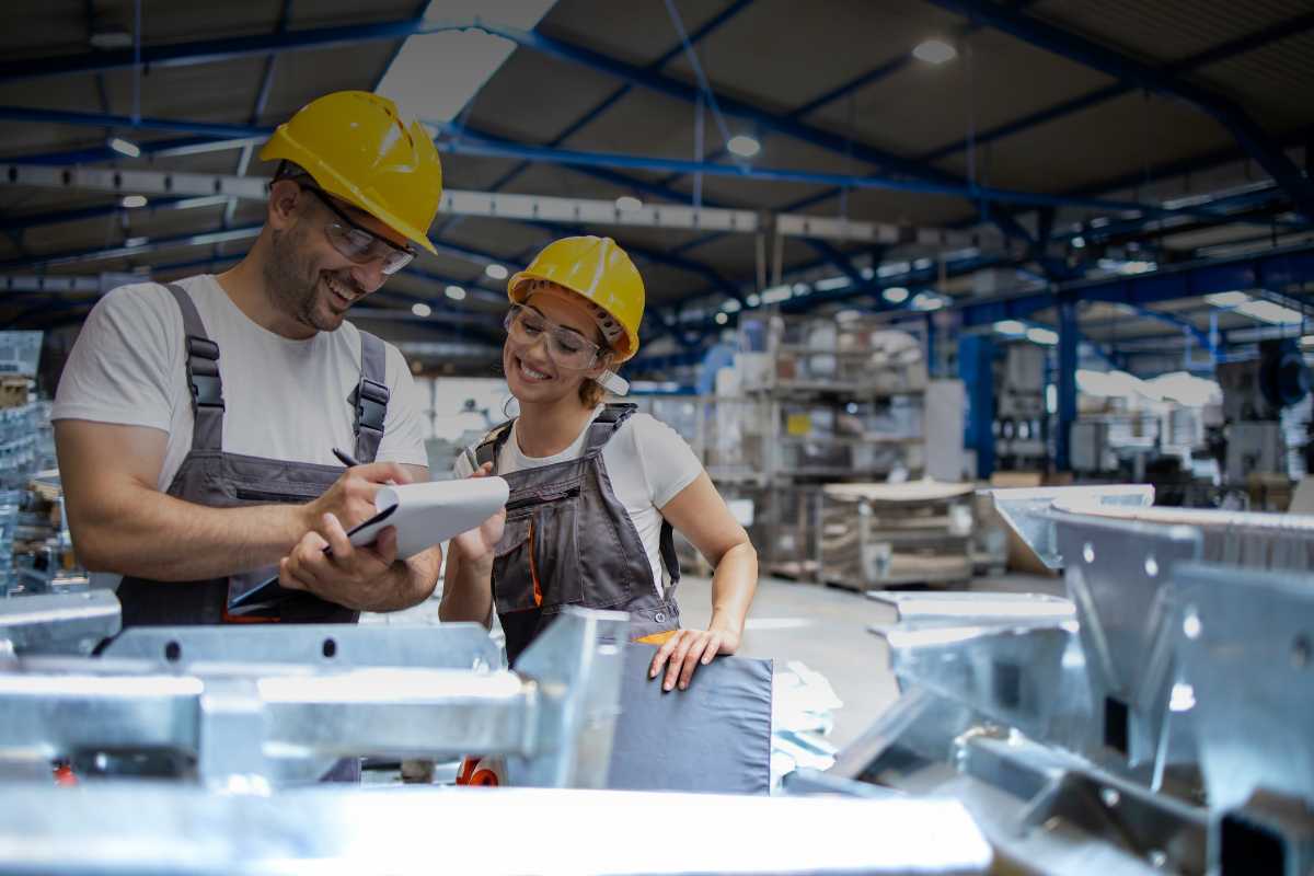 Architettura urbana Le fabbriche: cuore pulsante dell'industria urbana