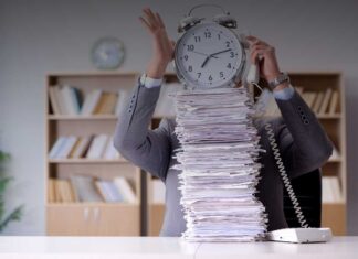 Quando l’umorismo supera la burocrazia aziendale: il potere di ridere al lavoro Quando l’umorismo supera la burocrazia aziendale: il potere di ridere al lavoro