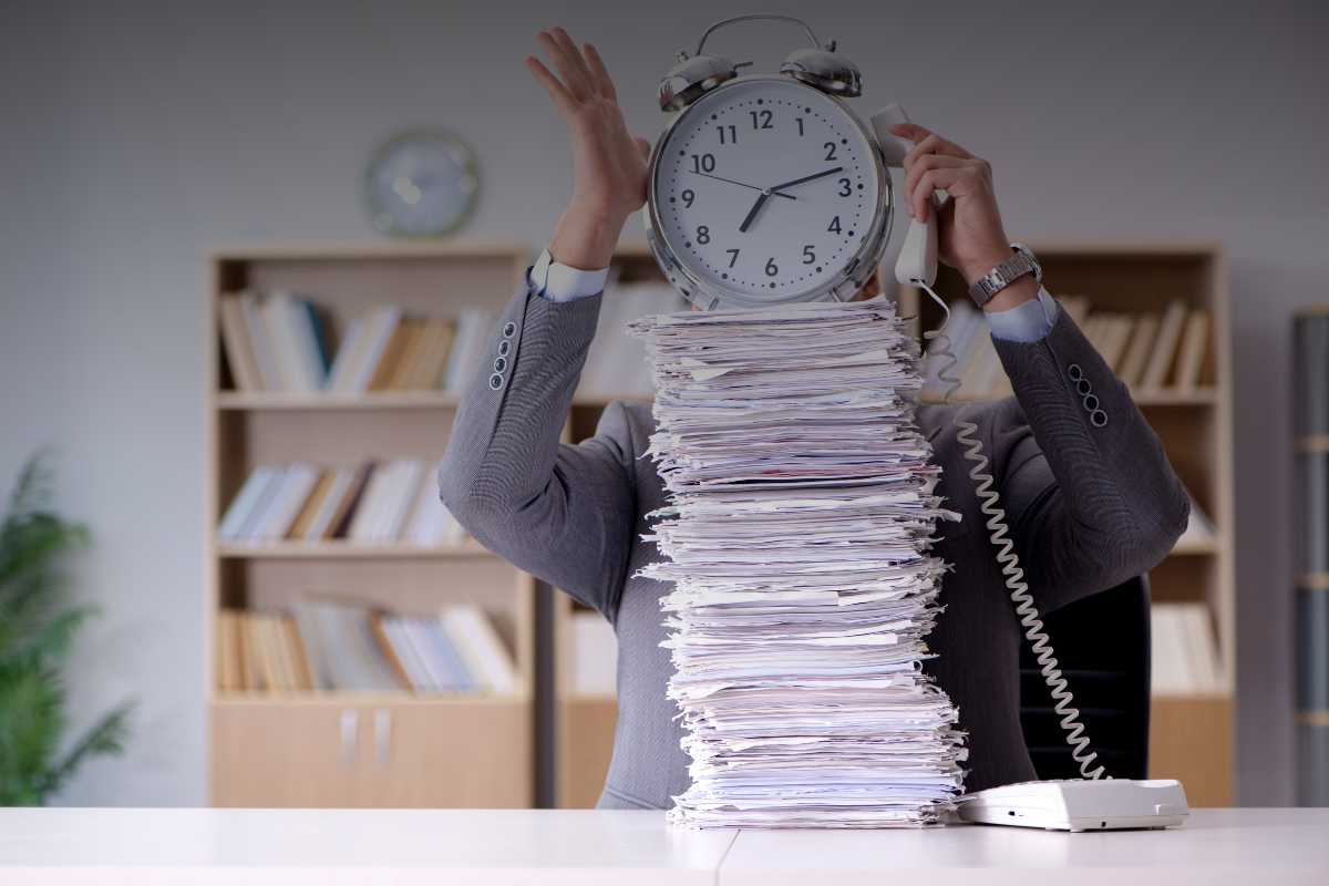 Lavoro e umorismo Quando l’umorismo supera la burocrazia aziendale: il potere di ridere al lavoro