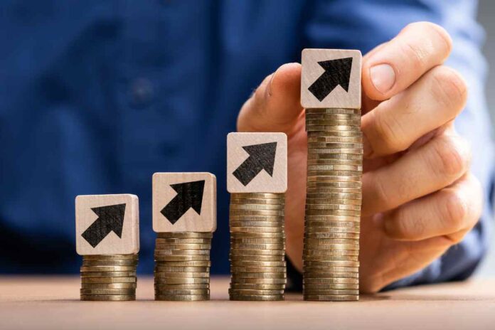 aumento stipendi Busta paga da 4000 euro in arrivo a dicembre