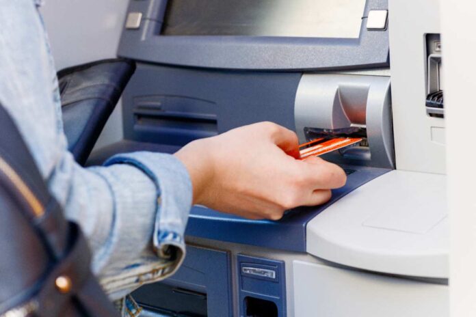 Cosa cambia dal 2026 per i prelievi bancomat