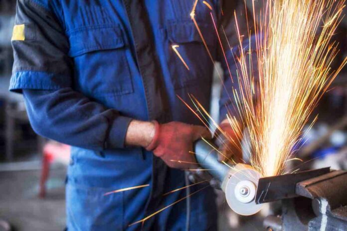 metalmeccanici Arriva il nuovo CCNL, aumenti in busta paga e stabilizzazione dei precari