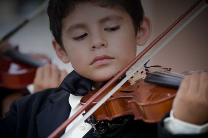 Carriere artistiche precoci e impatto a lungo termine