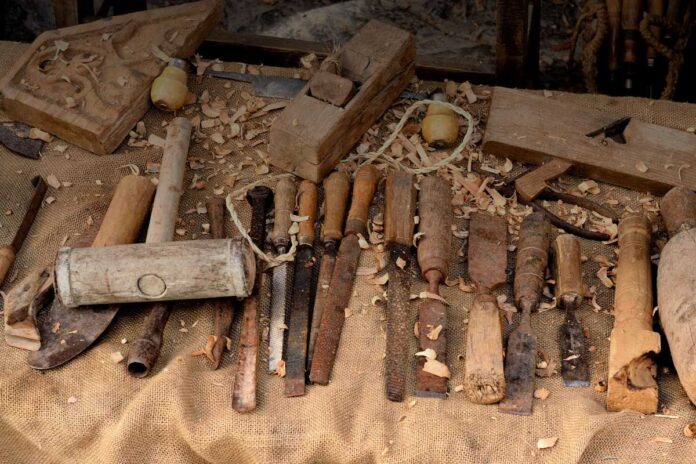 Gli strumenti dell'ebanista: guida all'essenziale