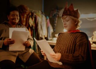 Il lavoro dei bambini artisti e attori: un equilibrio fragile tra talento e tutela