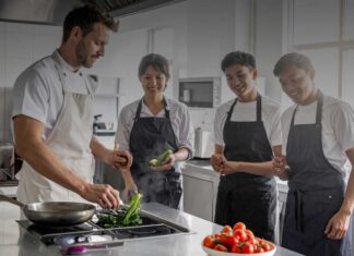 Lavoro e cucina: cuochi, apprendisti e brigate tra passione e sfruttamento
