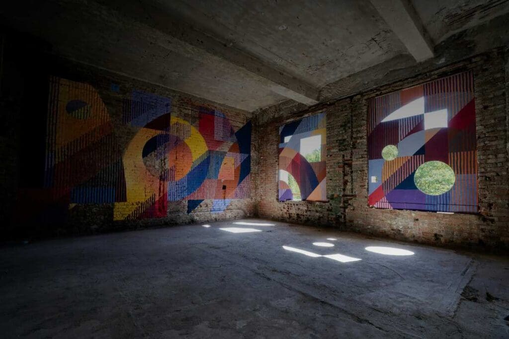 Progetti artistici che trasformano l'industria