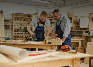 Le tecniche di finitura nella lavorazione del legno