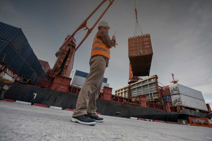 L'evoluzione tecnologica nei porti: dal remo alla gru