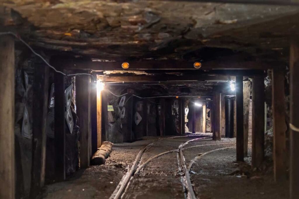 Quadro legale del lavoro minerario nel mondo antico