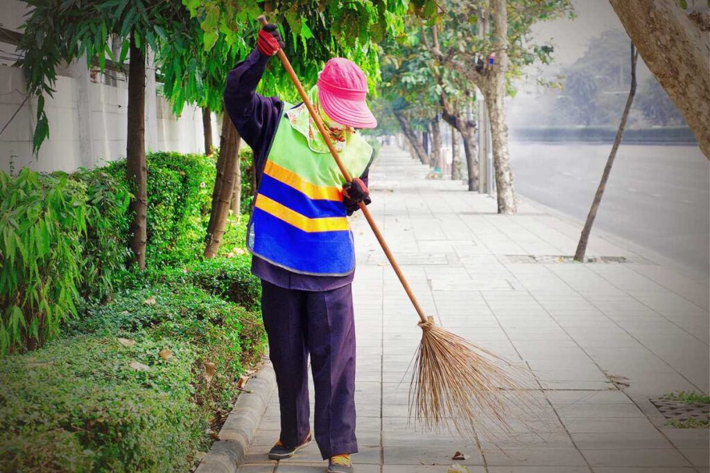 Il lavoro degli spazzini nella società urbana